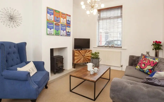 Riverside Walk House