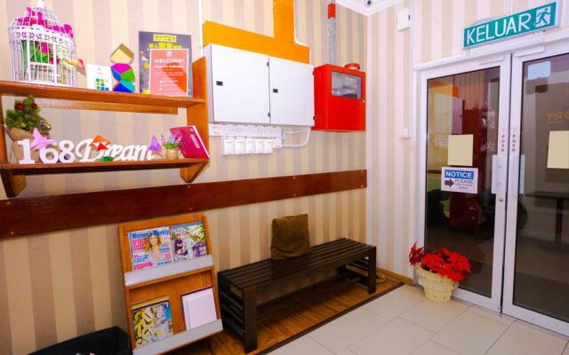 ZEN Rooms Basic Star City Complex