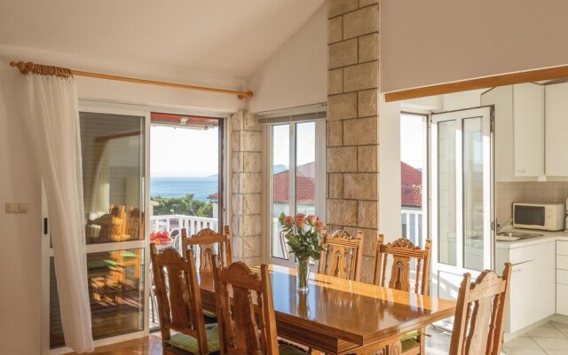 Stunning Apartment in Makarska With 3 Bedrooms and Internet
