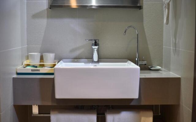 Home Inn Selected Nanjing Xuanwu Lake Xinmofan Malu Metro Station