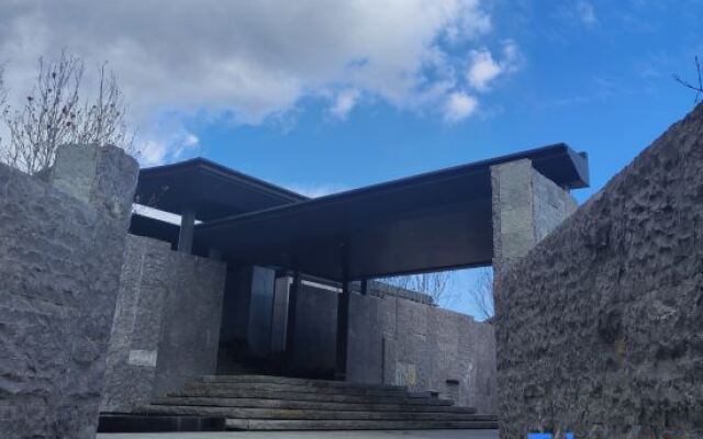 Xiting villas  (Dali Ancient City Shop)