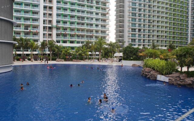 Azure Urban Resort Residences Maui Tower