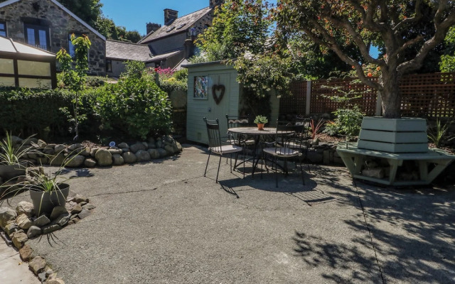 Crabapple Cottage