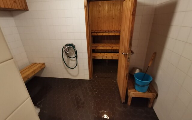 Immaculate Residence 5-bed Apartment in Kotka