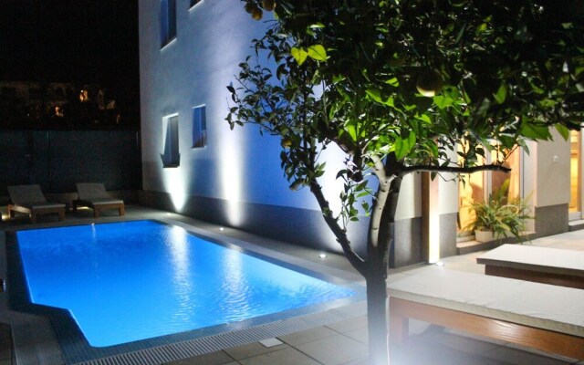 Lux Pool House - Apartment With 2 Rooms in Trogir, With Wonderful City