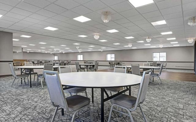 Kings Inn Hotel and Conference Center