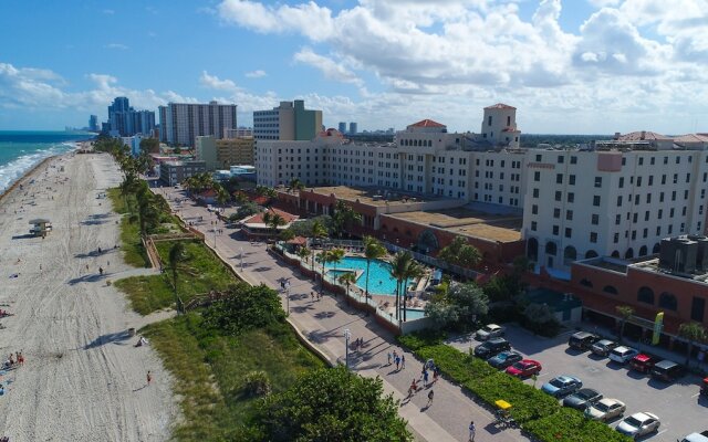 606 Apt Hollywood Beach