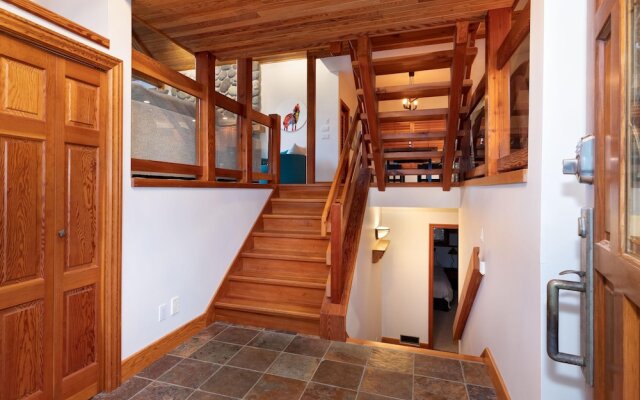 Luxury 5 Bedroom Blueberry Chalet