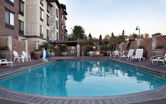 Country Inn & Suites by Radisson, Ontario at Ontario Mills, CA