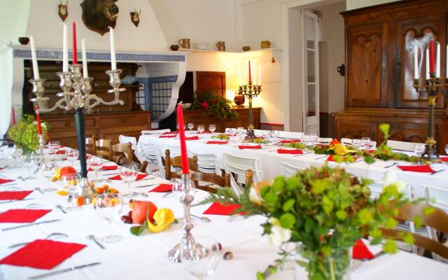 Traditional Castle in Asnières With Terrace