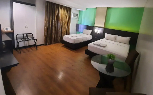 Lorenzzo Suites Hotel