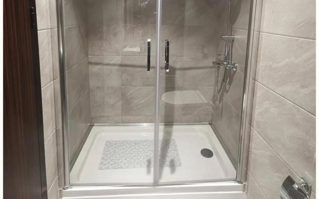 Incredible 3 Bedroom Apartment Space Available