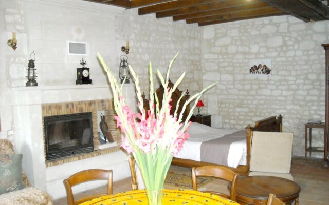 House With 2 Bedrooms in Bournand, With Furnished Garden and Wifi