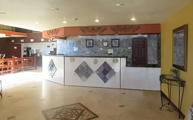 Days Inn and Suites - Tyler