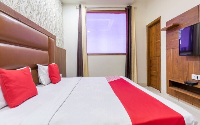 Hotel Crown by OYO Rooms