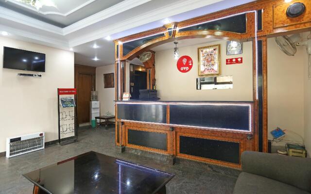 OYO 6886 Hotel Gold Palace