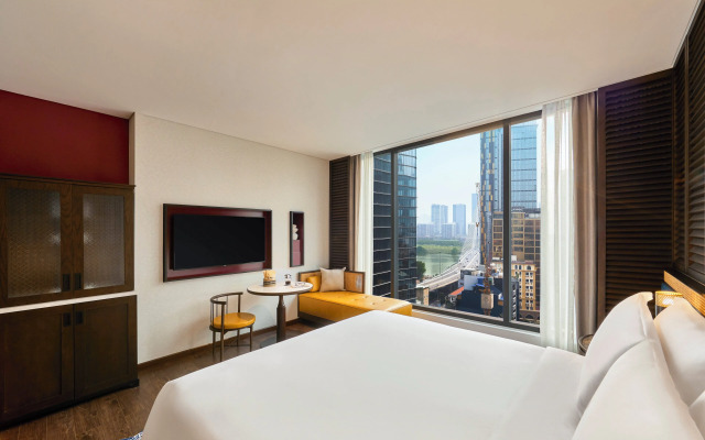 Hotel Indigo Saigon The City by IHG