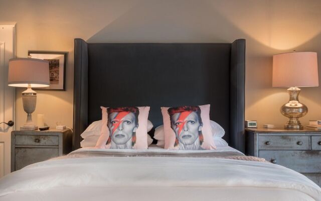 Villa Carmelita - The Sonny & Cher House