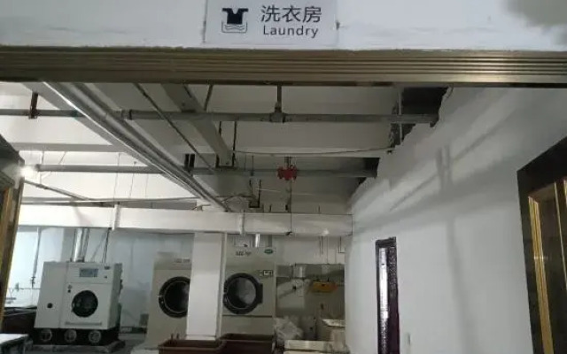 Yibin Nanxi Juyang Hotel