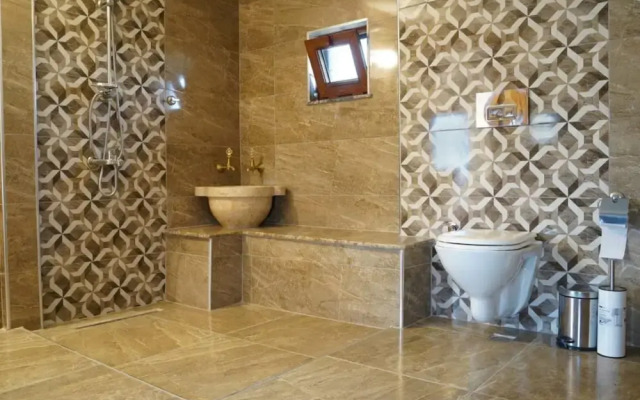 Gorgeous Villa With Private Pool in Antalya 1