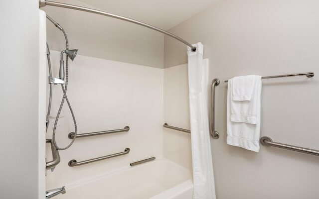 Holiday Inn Express Warrenton by IHG