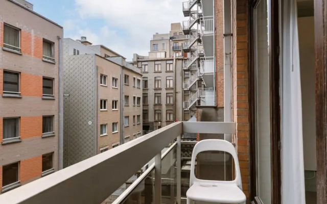 Pleasant Apartment With Frontal sea View