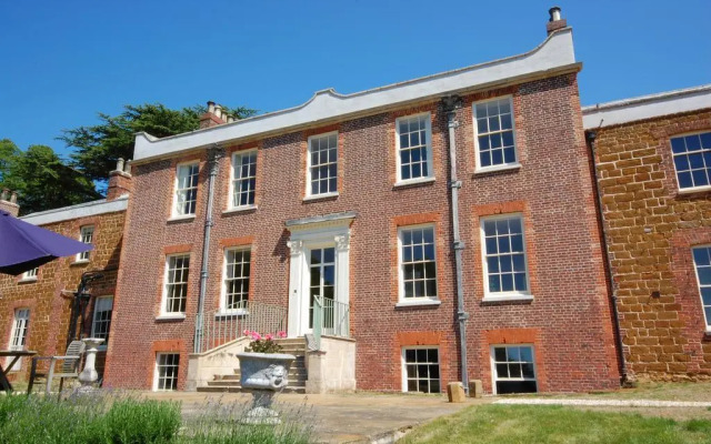 Ingoldisthorpe Hall