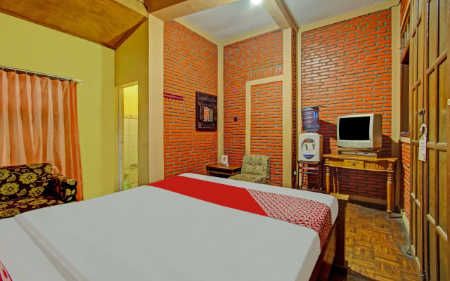 OYO 90031 Villa Papada