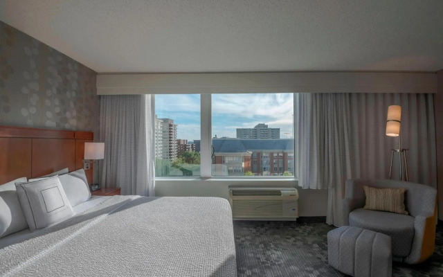 Courtyard by Marriott Bethesda/Chevy Chase