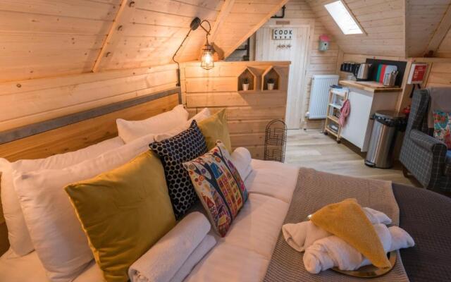 Cozy Carluke Lodge Retreat