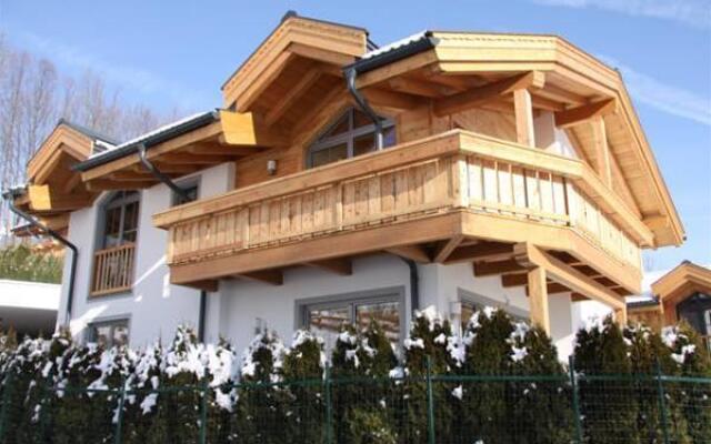 Avenida Panorama Chalets by Alpin Rentals