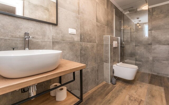 Stunning Apartment in Turanj With Wifi and 3 Bedrooms