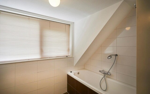 Stunning Home in Heinkenzand With Wifi and 3 Bedrooms