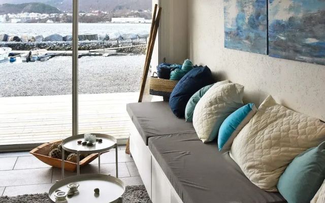 10 Person Holiday Home in Brattvag