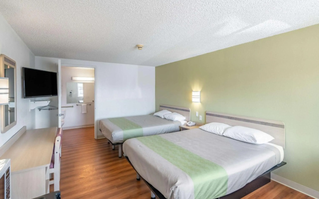 Motel 6 Clarkston, WA
