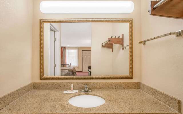 Super 8 by Wyndham Sumter