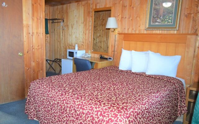 Green Acre Motel by OYO Near Rush County Airport