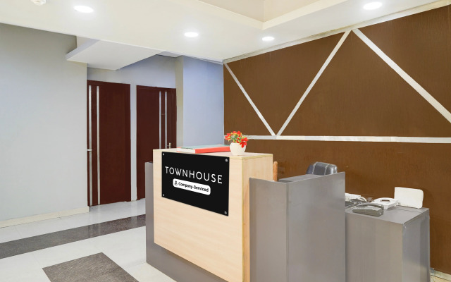 Super Townhouse Patparganj Near Max Super Speciality Hospital