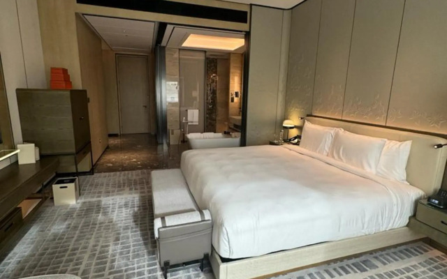 Narcissus The Royal Hotel