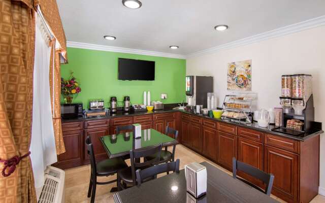 Rodeway Inn Adelanto US 395