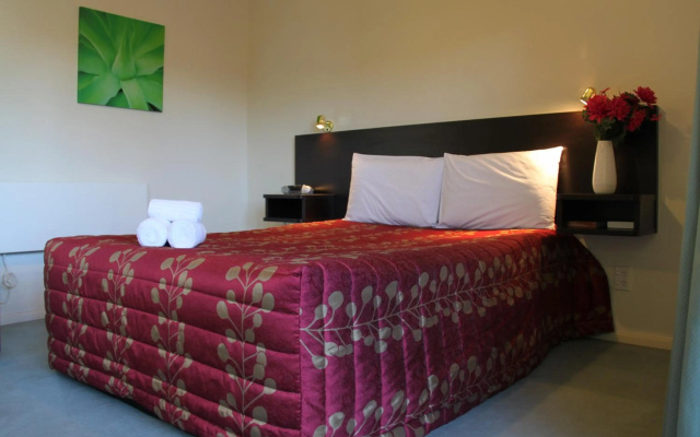 Alcala Motor Lodge – Guest Rooms – Christchurch