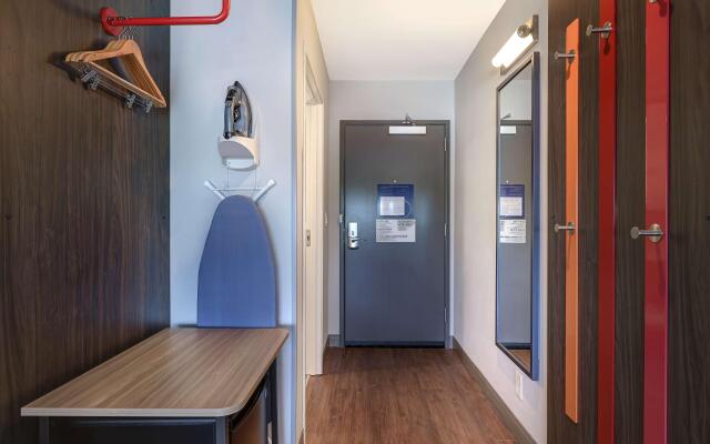 Tru by Hilton Lithia Springs