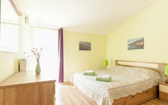 Scenic Holiday Home in Veprinac With Private Swimming Pool