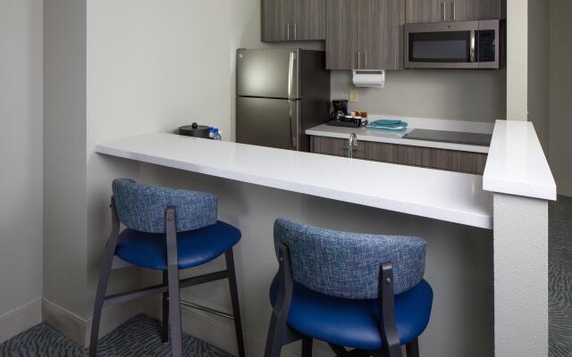 Crowne Plaza Melbourne - Oceanfront by IHG