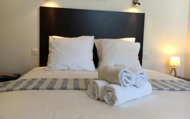 Les Bains Boyardville Hotel Et Restaurant