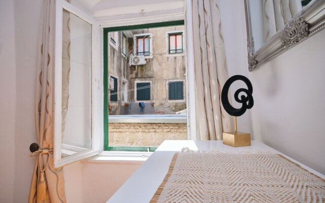 Apartment Galeriana Palace by Litto