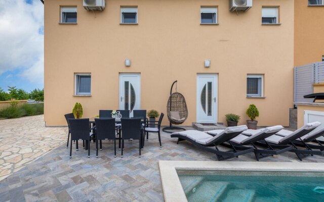 Stunning Home in Vodnjan With 4 Bedrooms, Wifi and Outdoor Swimming Pool