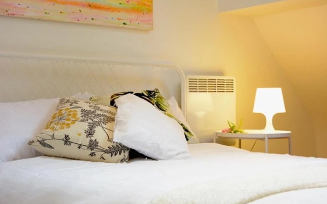 Beautiful 1-bed Apartment Situated in a Mansion