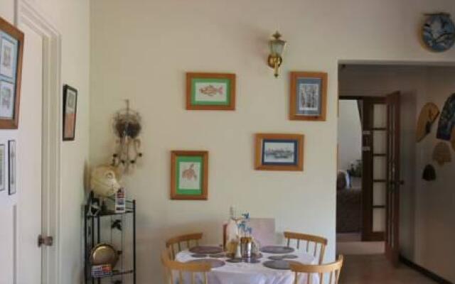 Eleebana Guest House