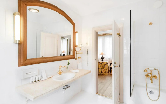 Отель «Стикляй»